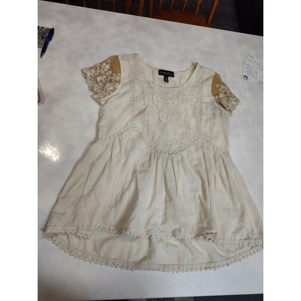 Gretty Zueger Blouse Women's Short Sleeve Tunic Lace burnout sleeves Ecru Medium
